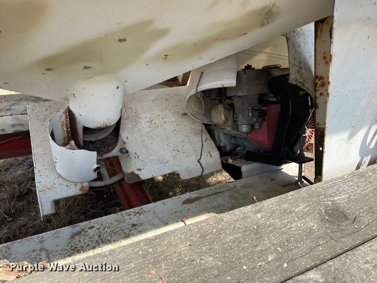 image for item DK7119 Friesen  seed tender