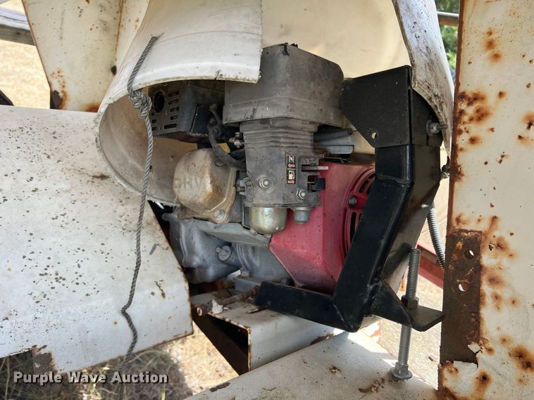 image for item DK7119 Friesen  seed tender