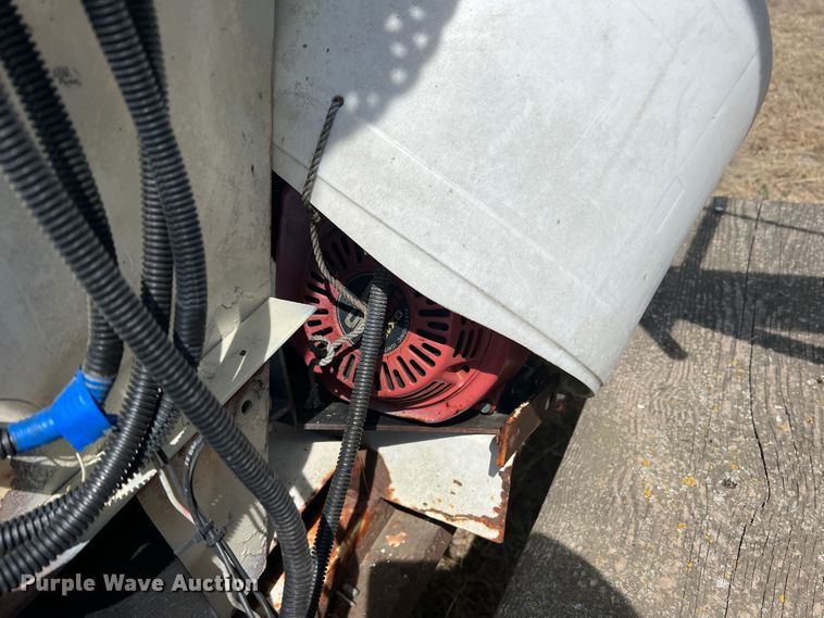 image for item DK7119 Friesen  seed tender