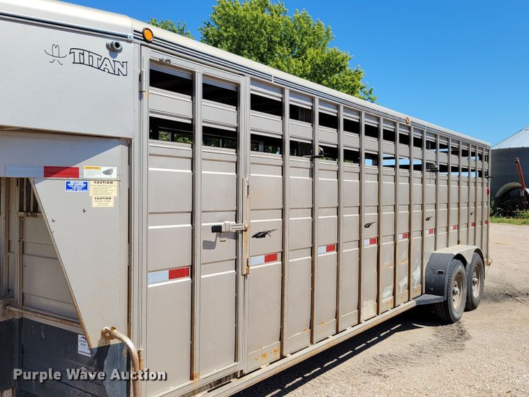 image for item DM8016 2006 Titan 1R5534  livestock trailer