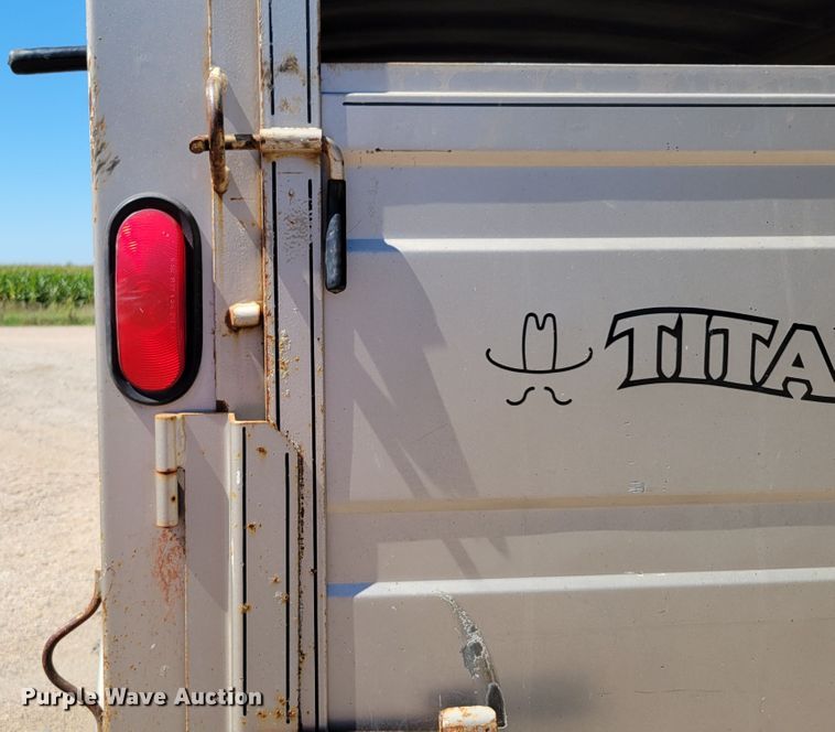 image for item DM8016 2006 Titan 1R5534  livestock trailer