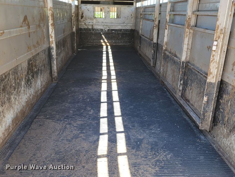 image for item DM8016 2006 Titan 1R5534  livestock trailer