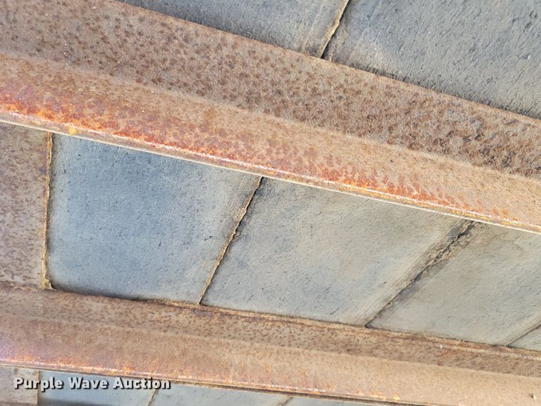 image for item DM8016 2006 Titan 1R5534  livestock trailer