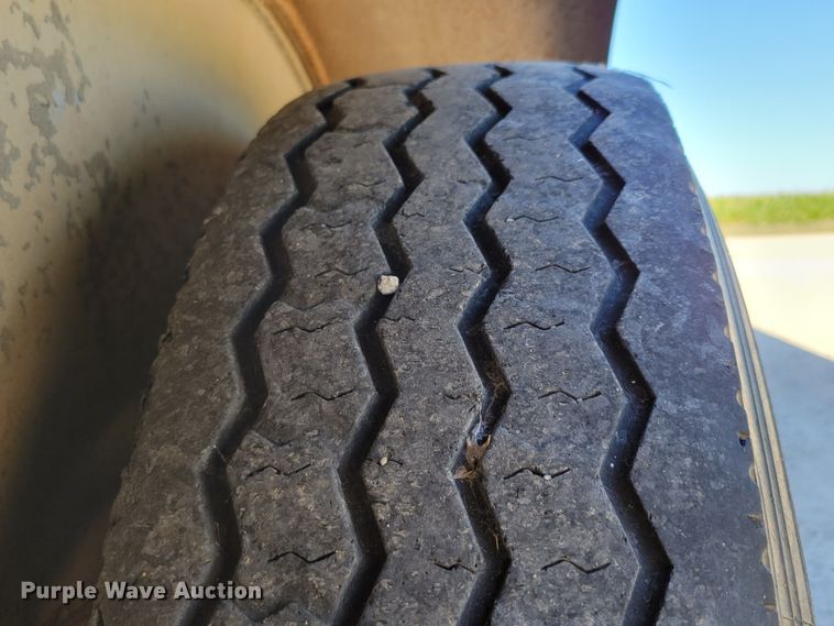 image for item DM8016 2006 Titan 1R5534  livestock trailer