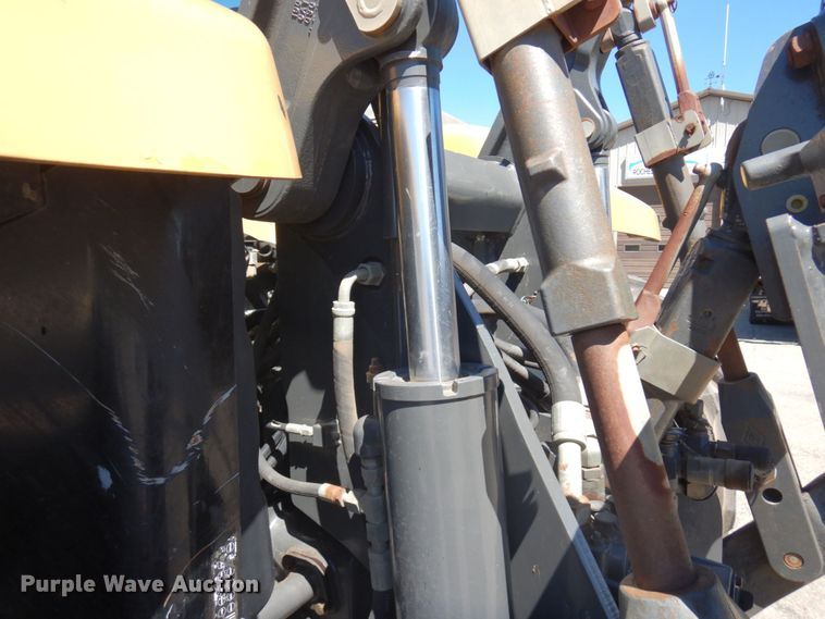 image for item DQ9213 2005 Caterpillar Challenger MT845  tractor