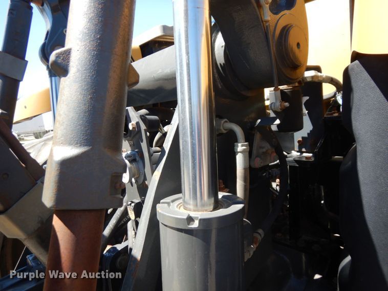 image for item DQ9213 2005 Caterpillar Challenger MT845  tractor