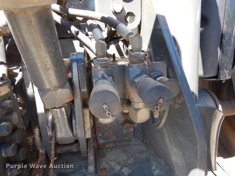 image for item DQ9213 2005 Caterpillar Challenger MT845  tractor