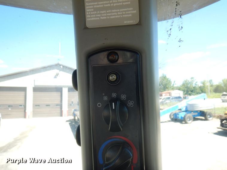 image for item DQ9213 2005 Caterpillar Challenger MT845  tractor