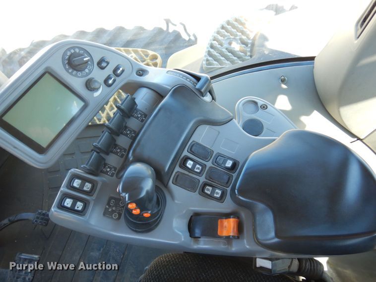 image for item DQ9213 2005 Caterpillar Challenger MT845  tractor