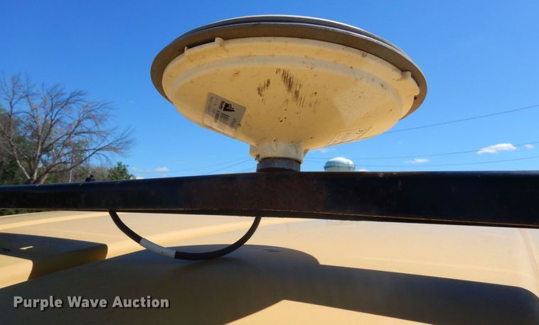 image for item DQ9213 2005 Caterpillar Challenger MT845  tractor