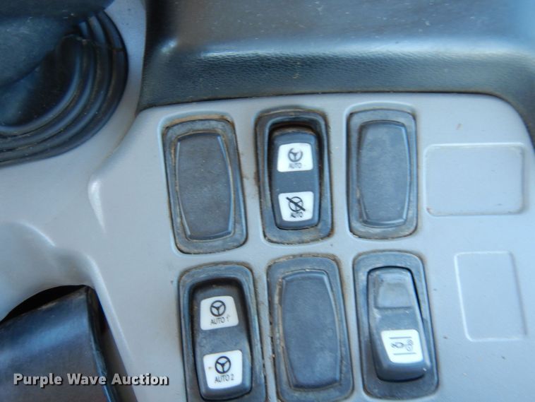 image for item DQ9213 2005 Caterpillar Challenger MT845  tractor