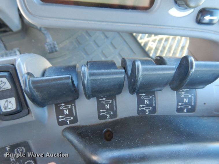 image for item DQ9213 2005 Caterpillar Challenger MT845  tractor