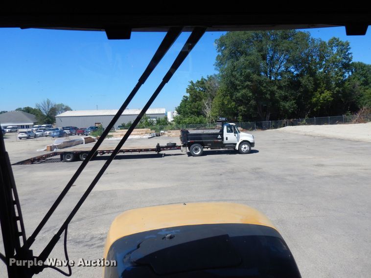 image for item DQ9213 2005 Caterpillar Challenger MT845  tractor