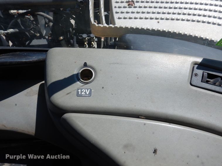 image for item DQ9213 2005 Caterpillar Challenger MT845  tractor