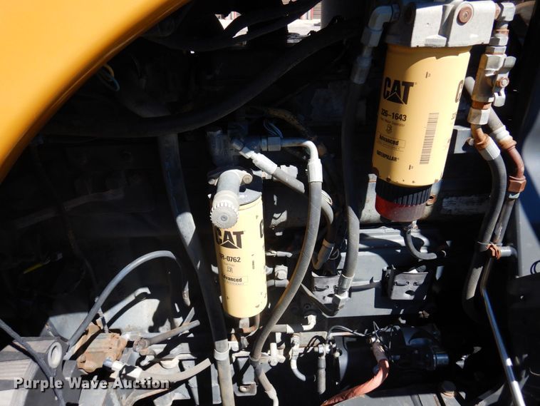 image for item DQ9213 2005 Caterpillar Challenger MT845  tractor