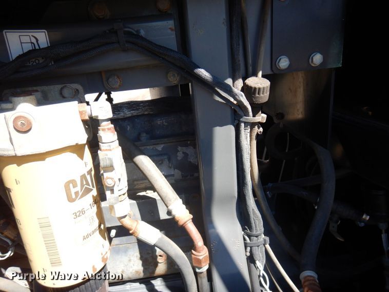 image for item DQ9213 2005 Caterpillar Challenger MT845  tractor