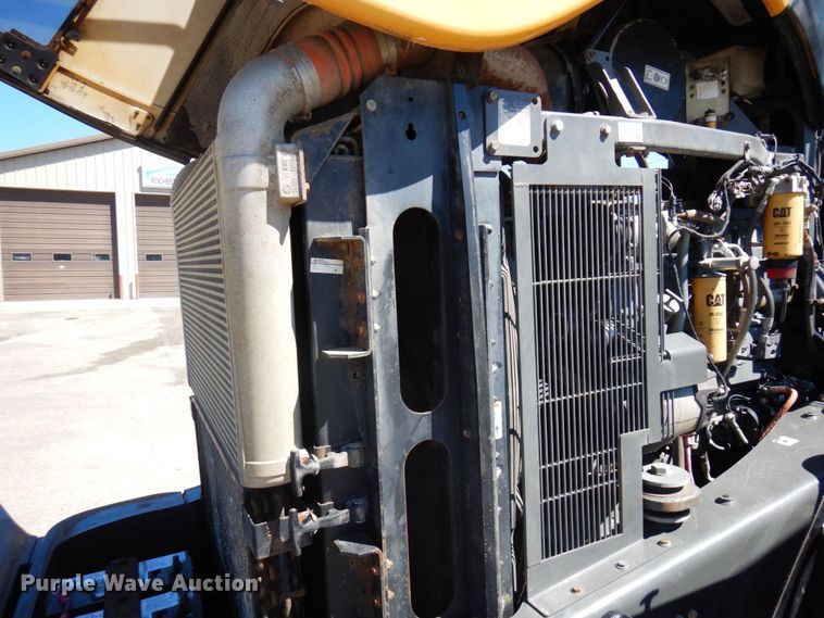 image for item DQ9213 2005 Caterpillar Challenger MT845  tractor