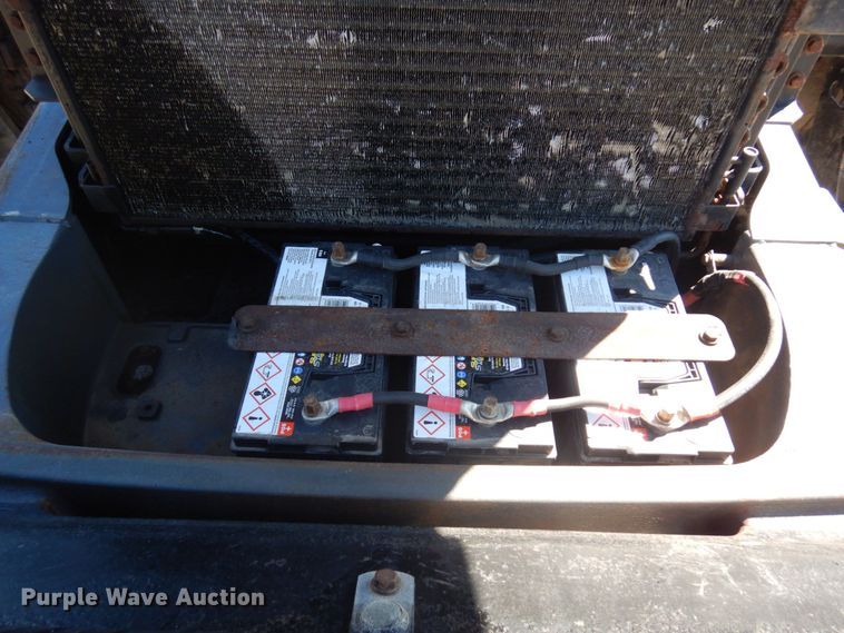 image for item DQ9213 2005 Caterpillar Challenger MT845  tractor