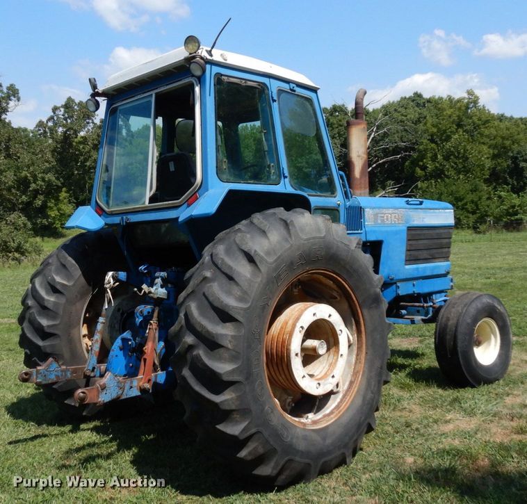 image for item DS1360 Ford TW30  tractor