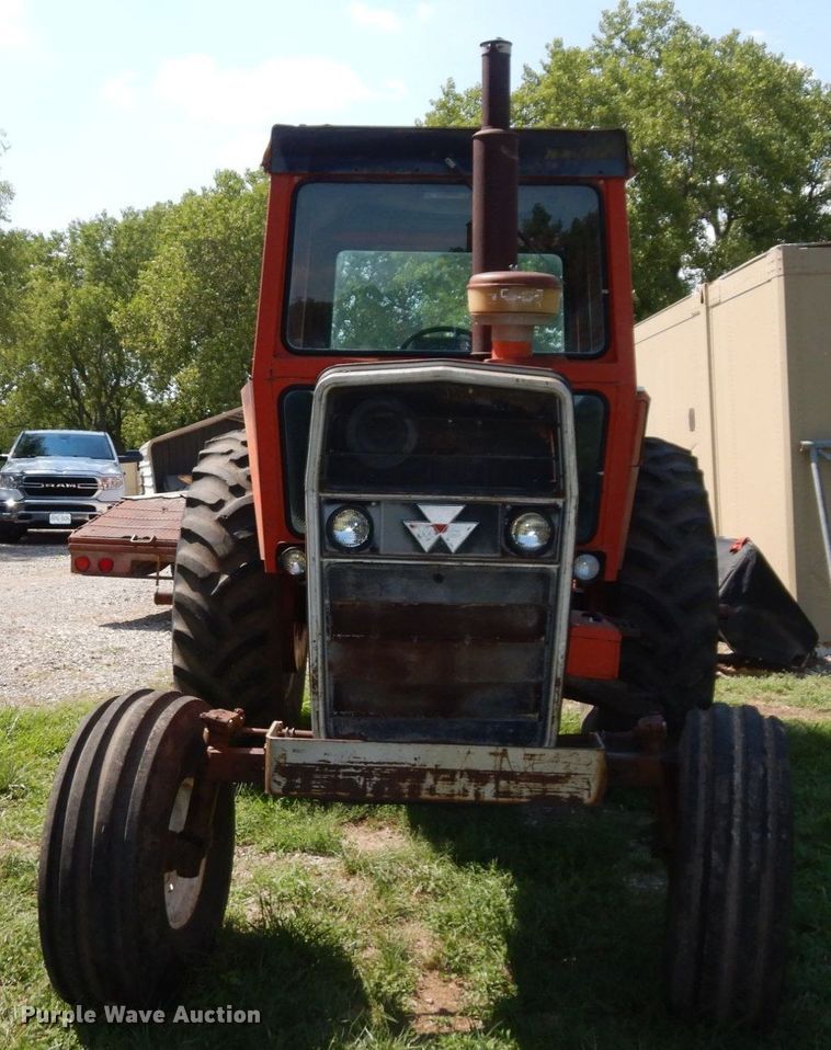 image for item DS1361 1974 Massey Ferguson 1135  tractor