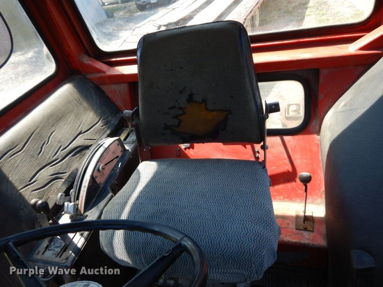 image for item DS1361 1974 Massey Ferguson 1135  tractor