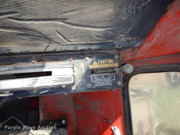 image for item DS1361 1974 Massey Ferguson 1135  tractor