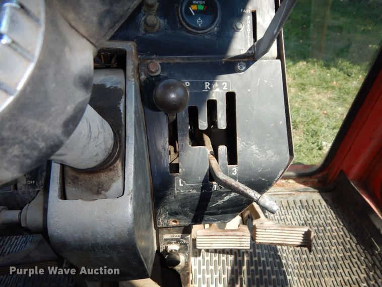 image for item DS1361 1974 Massey Ferguson 1135  tractor