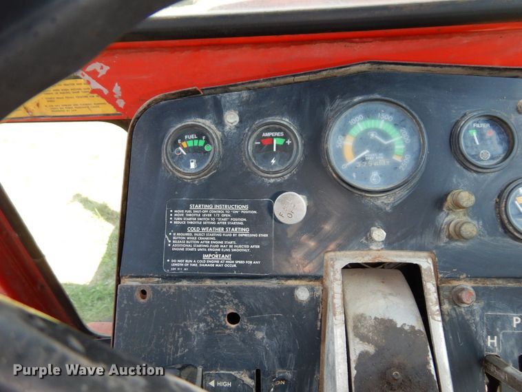 image for item DS1361 1974 Massey Ferguson 1135  tractor