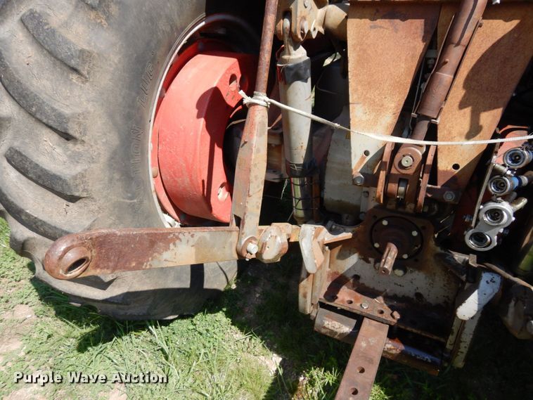 image for item DS1361 1974 Massey Ferguson 1135  tractor