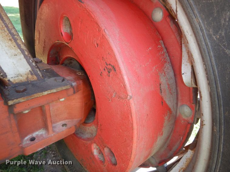 image for item DS1361 1974 Massey Ferguson 1135  tractor