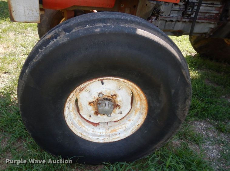 image for item DS1361 1974 Massey Ferguson 1135  tractor