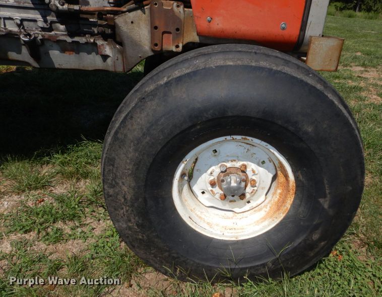 image for item DS1361 1974 Massey Ferguson 1135  tractor