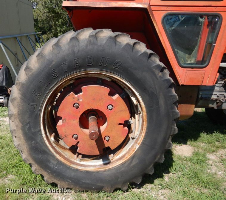 image for item DS1361 1974 Massey Ferguson 1135  tractor