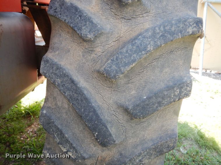 image for item DS1361 1974 Massey Ferguson 1135  tractor