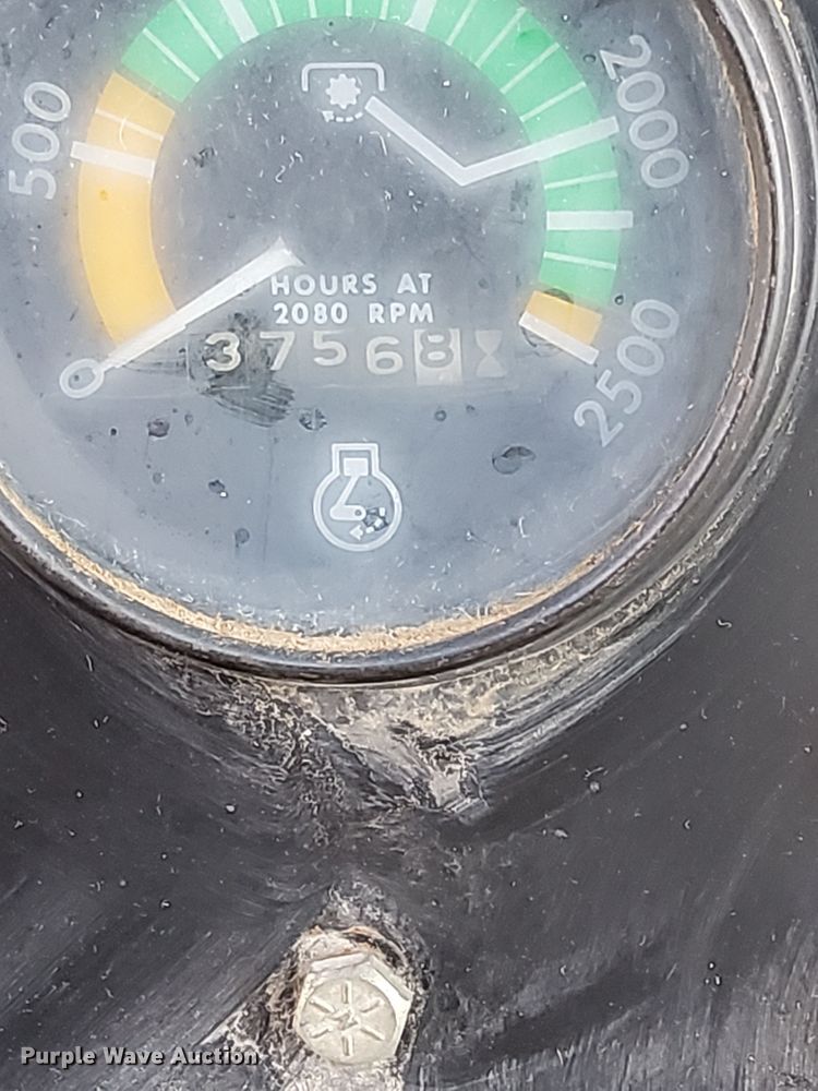 image for item DS1361 1974 Massey Ferguson 1135  tractor