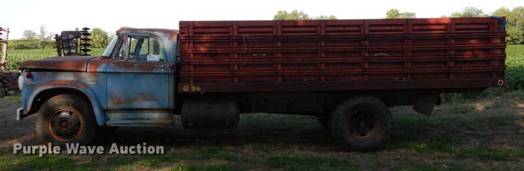 image for item DS1366 1973 Dodge D600  grain truck