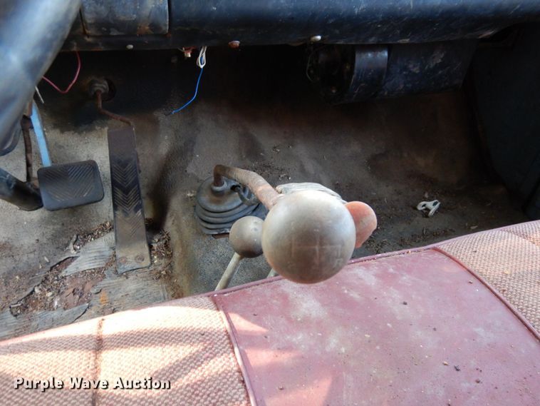 image for item DS1366 1973 Dodge D600  grain truck