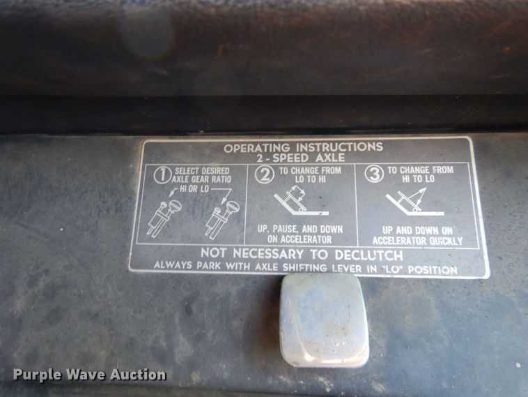 image for item DS1366 1973 Dodge D600  grain truck