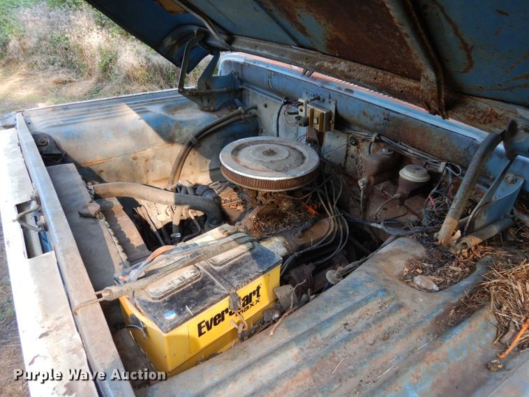image for item DS1366 1973 Dodge D600  grain truck