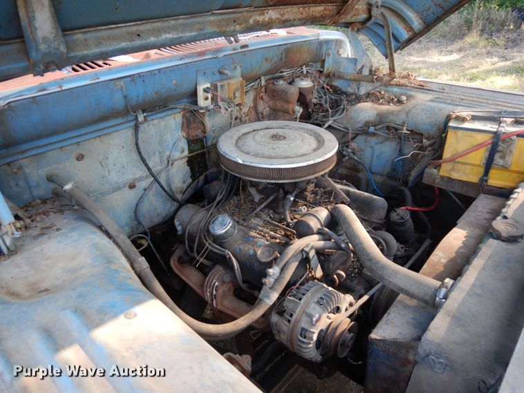 image for item DS1366 1973 Dodge D600  grain truck