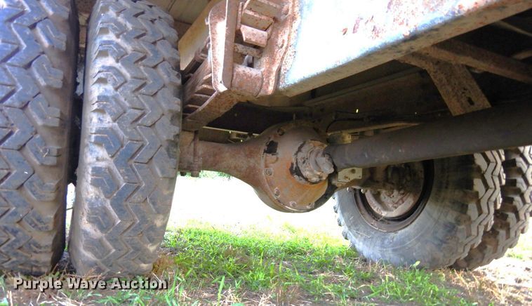 image for item DS1366 1973 Dodge D600  grain truck