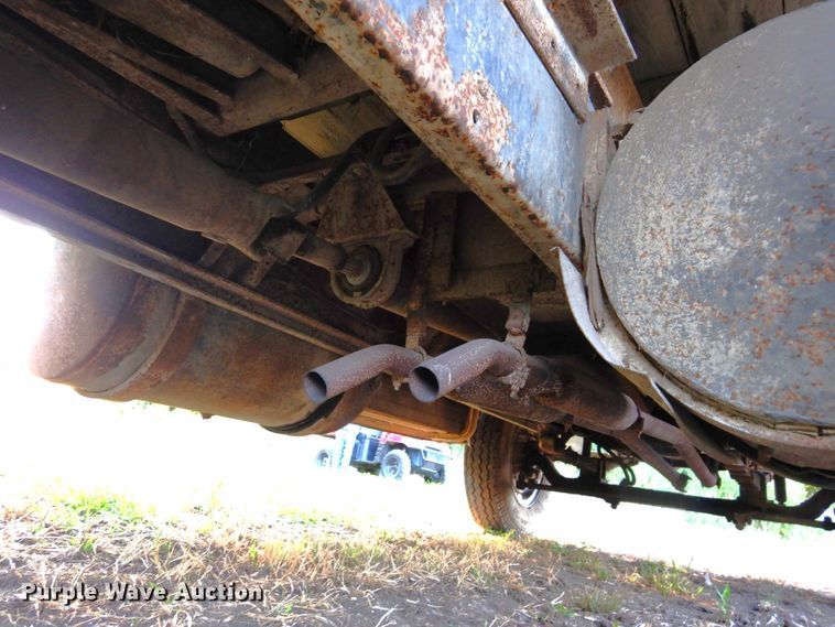 image for item DS1366 1973 Dodge D600  grain truck