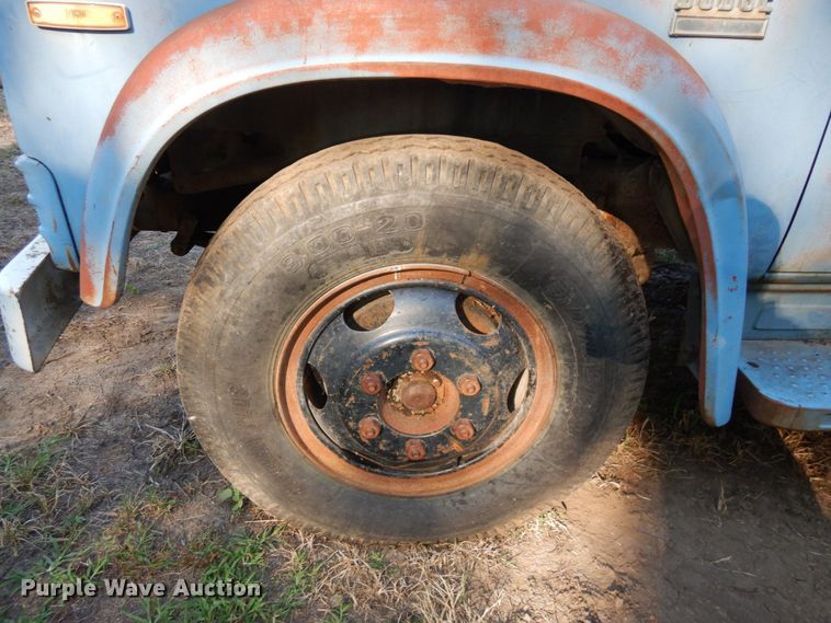 image for item DS1366 1973 Dodge D600  grain truck