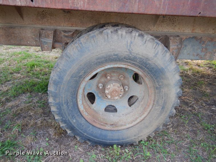 image for item DS1366 1973 Dodge D600  grain truck