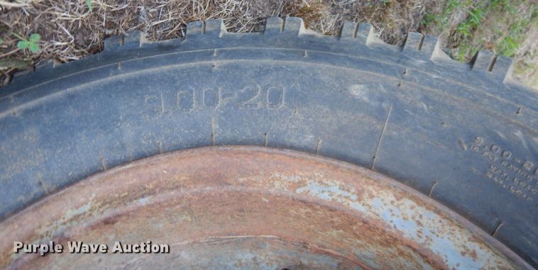 image for item DS1366 1973 Dodge D600  grain truck