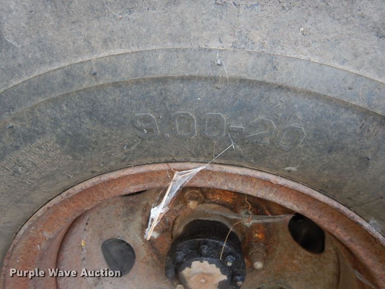 image for item DS1366 1973 Dodge D600  grain truck