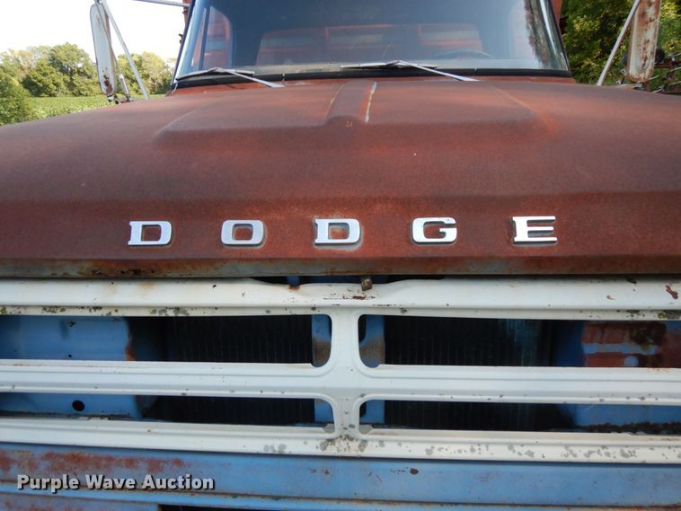 image for item DS1366 1973 Dodge D600  grain truck