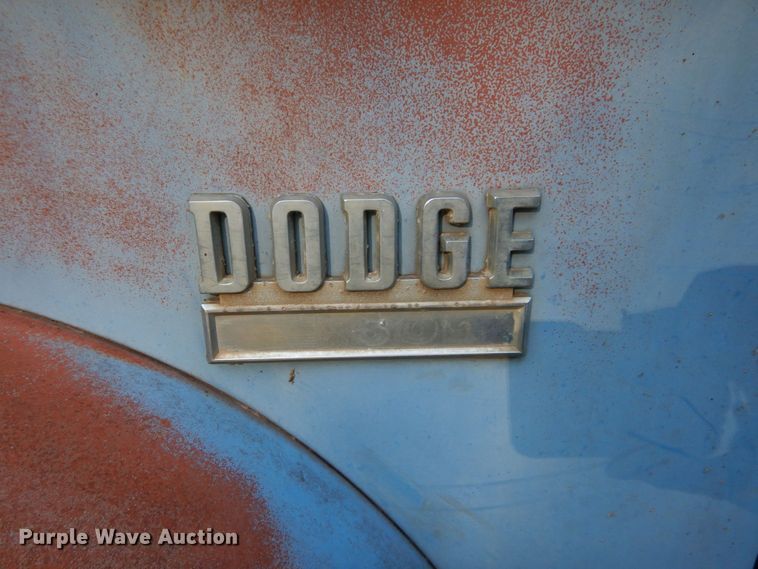 image for item DS1366 1973 Dodge D600  grain truck