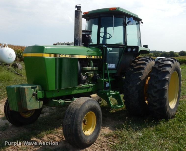 image for item DS1369 John Deere 4440  tractor