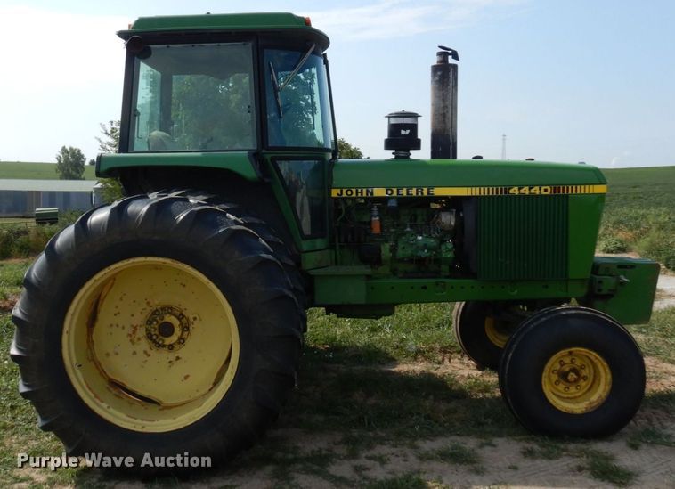 image for item DS1369 John Deere 4440  tractor